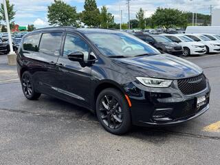 2026 Chrysler Pacifica for sale in Janesville WI