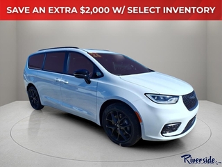 2026 Chrysler Pacifica