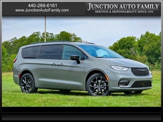 2024 Chrysler Pacifica for sale in Chardon OH