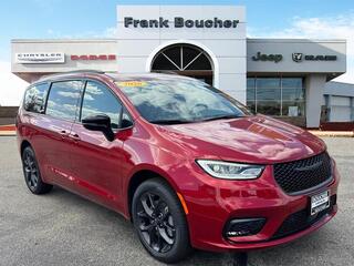 2026 Chrysler Pacifica for sale in Janesville WI