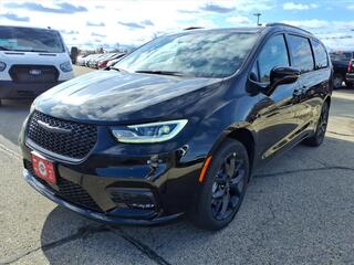 2026 Chrysler Pacifica for sale in Burlington WI