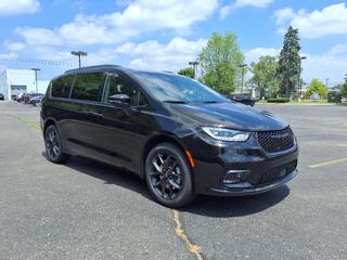 2025 Chrysler Pacifica