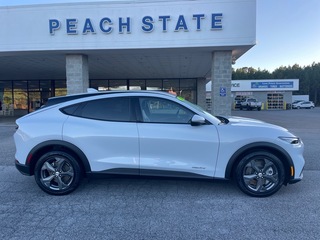 2022 Ford Mustang Mach-E