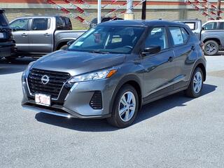 2025 Nissan Kicks Play