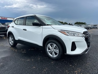 2025 Nissan Kicks Play