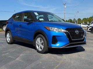 2025 Nissan Kicks Play