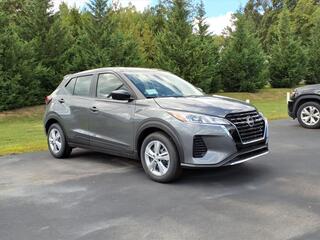 2025 Nissan Kicks Play