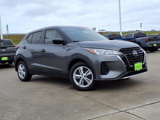 2025 Nissan Kicks Play