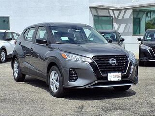 2025 Nissan Kicks Play