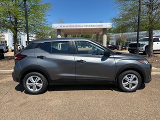 2025 Nissan Kicks Play