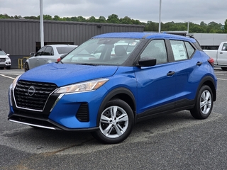 2025 Nissan Kicks Play