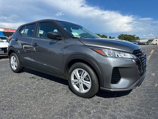 2025 Nissan Kicks Play
