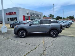 2025 Nissan Kicks