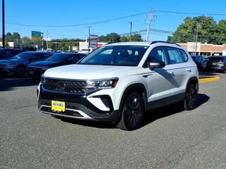 2024 Volkswagen Taos