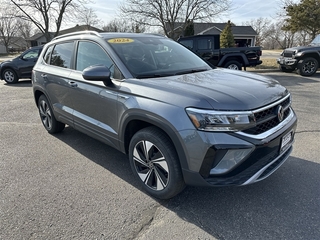 2024 Volkswagen Taos for sale in Janesville WI