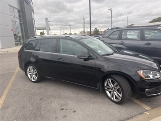 2016 Volkswagen Golf Sportwagen