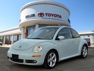 2010 Volkswagen New Beetle