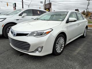 2013 Toyota Avalon Hybrid for sale in Mount Hope WV