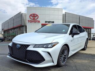 2020 Toyota Avalon Hybrid for sale in Lansing MI