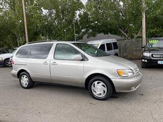 2003 Toyota Sienna