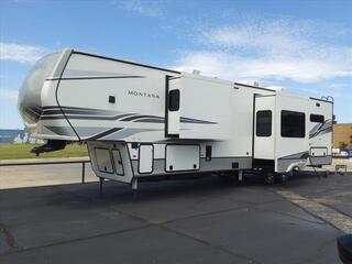 2023 Keystone Montana 3901RK