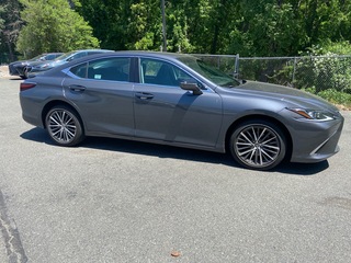 2023 Lexus ES 250