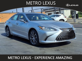 2025 Lexus ES 300h