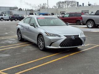 2022 Lexus ES 300h