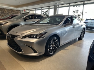 2025 Lexus ES 300h