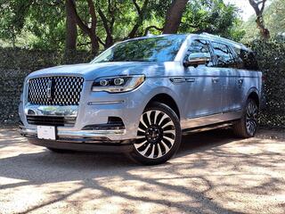 2023 Lincoln Navigator L