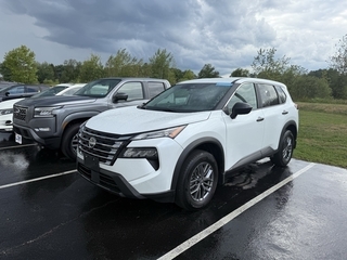 2024 Nissan Rogue for sale in Stratham NH