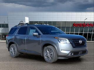 2025 Nissan Pathfinder for sale in Omaha NE