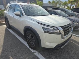 2022 Nissan Pathfinder