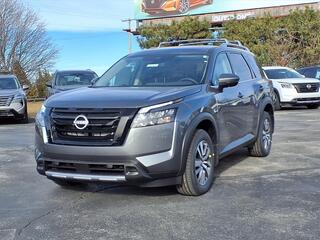 2025 Nissan Pathfinder for sale in Olathe KS