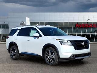 2025 Nissan Pathfinder for sale in Omaha NE