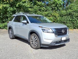 2022 Nissan Pathfinder for sale in Lansing MI
