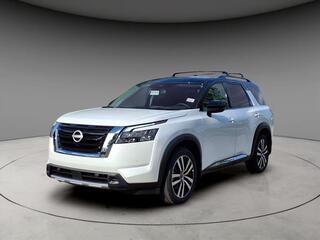 2025 Nissan Pathfinder for sale in Moline IL