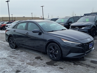 2022 Hyundai Elantra for sale in Waukesha WI