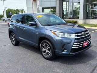 2019 Toyota Highlander for sale in Janesville WI