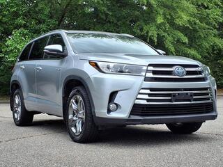 2017 Toyota Highlander Hybrid for sale in West Warwick RI