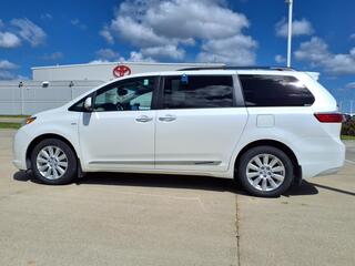 2017 Toyota Sienna for sale in Grimes IA