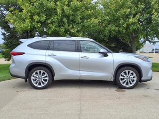 2022 Toyota Highlander for sale in Grimes IA