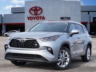 2021 Toyota Highlander for sale in Clawson MI