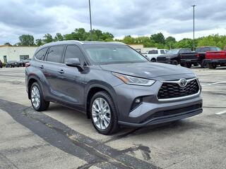 2020 Toyota Highlander for sale in Shawnee KS