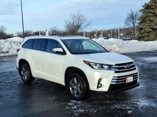 2019 Toyota Highlander for sale in Burnsville MN