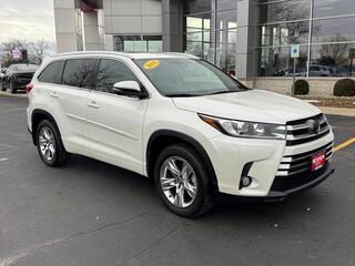 2018 Toyota Highlander for sale in Janesville WI