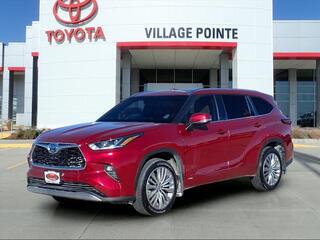 2022 Toyota Highlander Hybrid for sale in Elkhorn NE