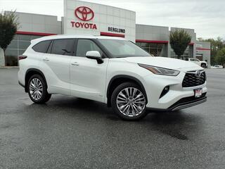 2025 Toyota Highlander Hybrid