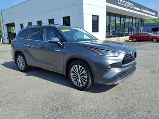 2021 Toyota Highlander Hybrid for sale in Charleston WV