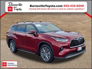 2021 Toyota Highlander Hybrid for sale in Burnsville MN